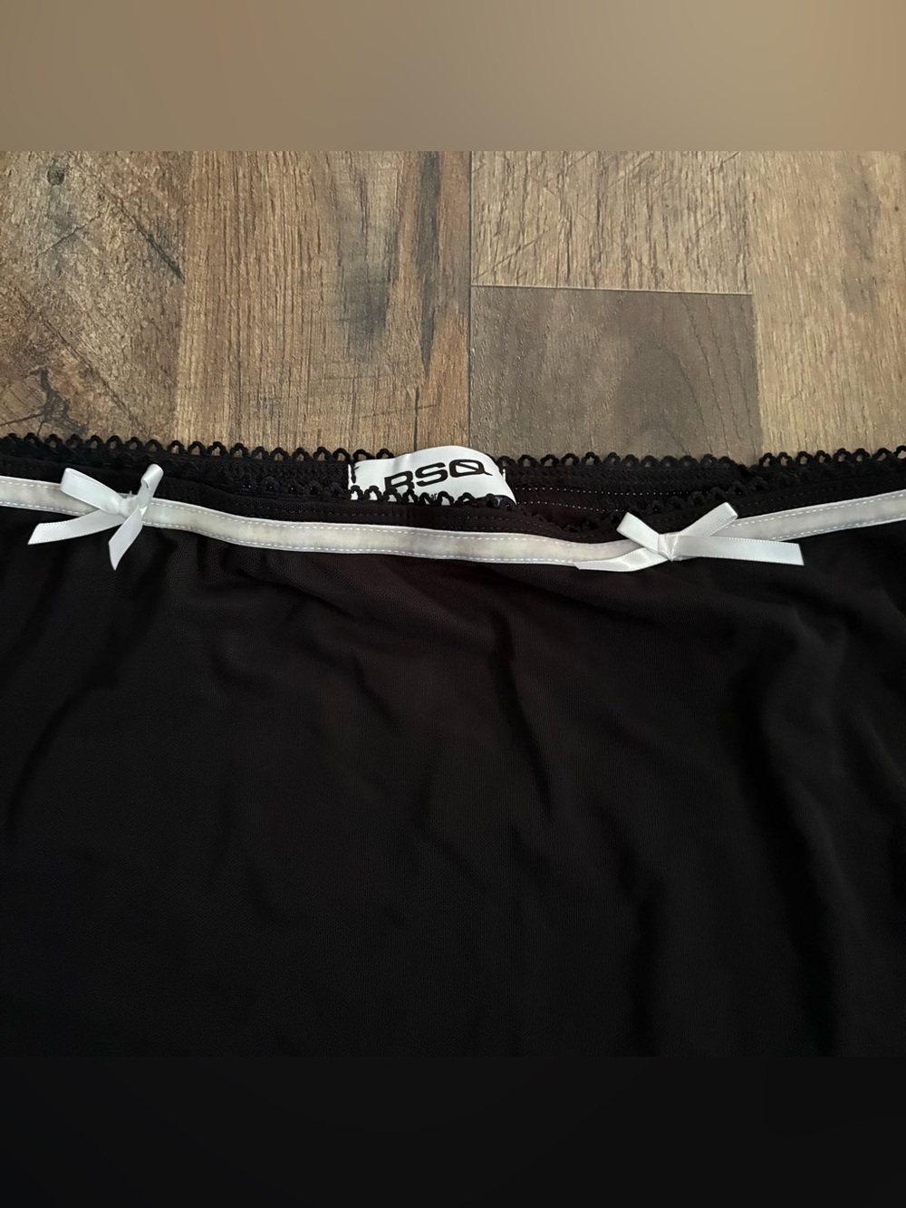 RSQ Black Mesh Mini Skirt w/ Trim and White Bow Accents, Ruffle Hem, Large, NWT - Picture 3 of 8